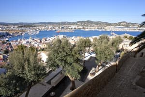 thumbnail: Exterior