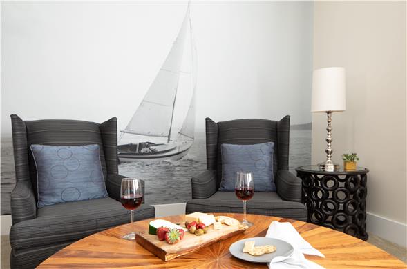 Dining,Dining Area,Drink - Alcoholic,Guest Room,Guest Room Amenity,Coffee/t