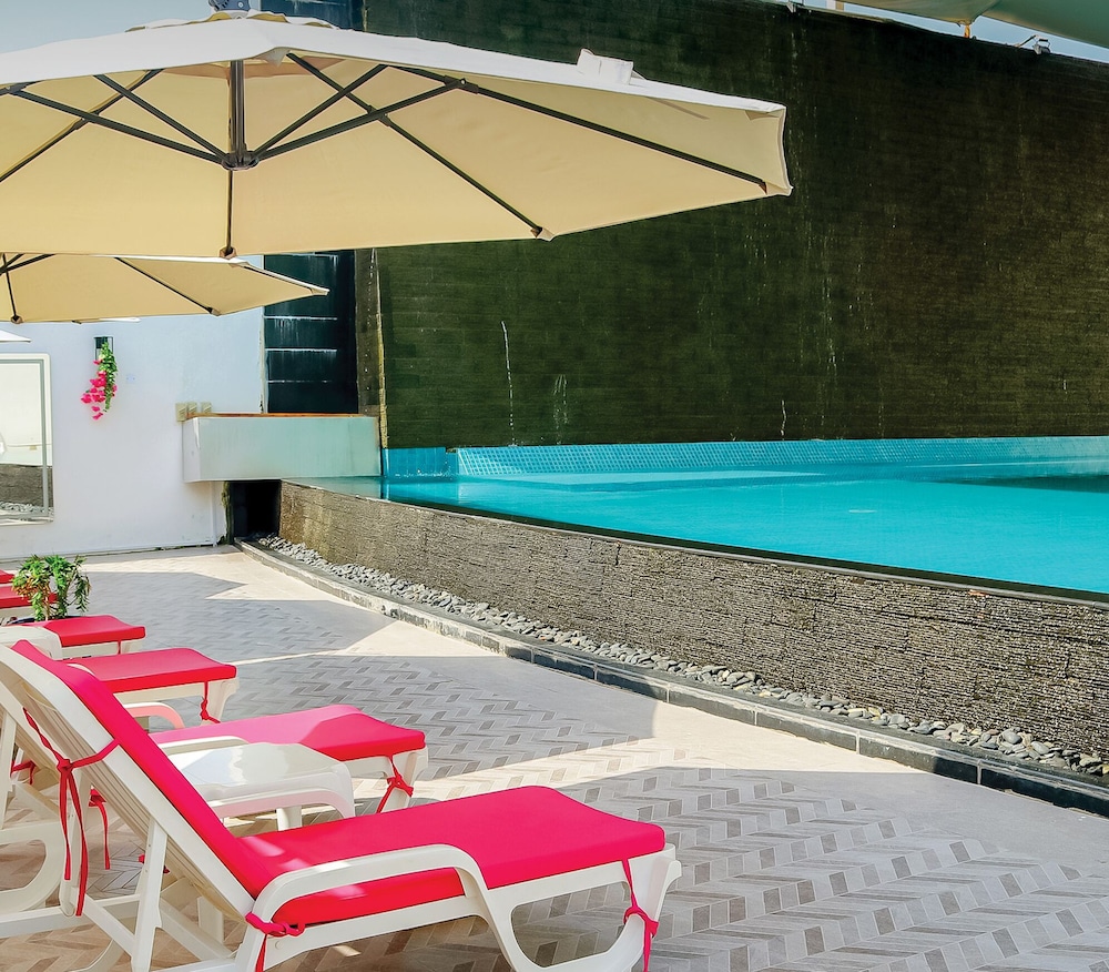 Private pool