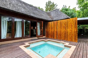 thumbnail: Swimming pool-spa