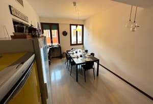 thumbnail: Breakfast area