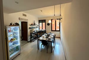 thumbnail: Breakfast area