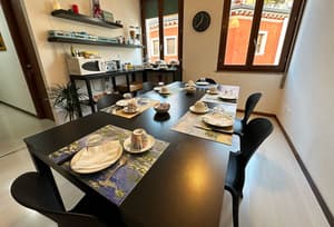 thumbnail: Breakfast area