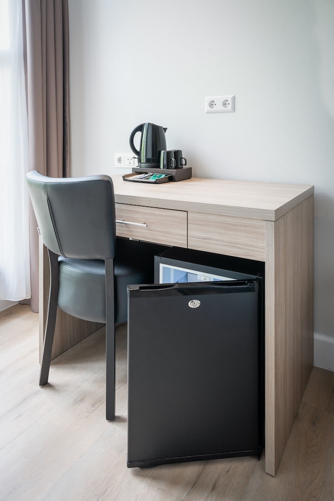 Mini-refrigerator