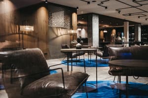 thumbnail: Lobby lounge