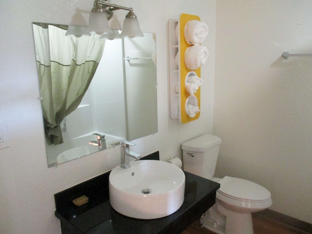 Bathroom amenities