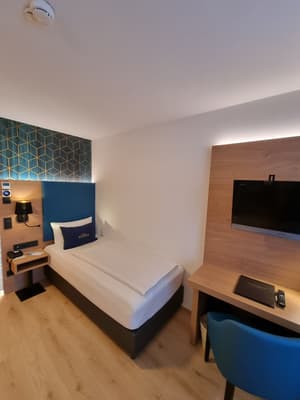 thumbnail: Room