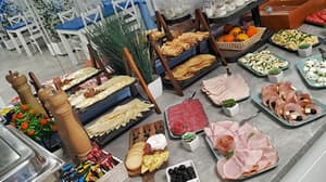 thumbnail: Restaurant