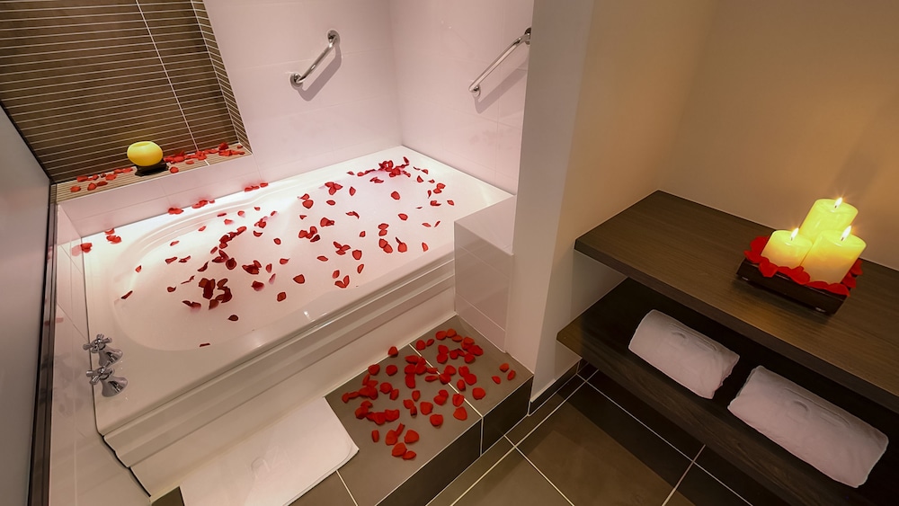 Jetted tub