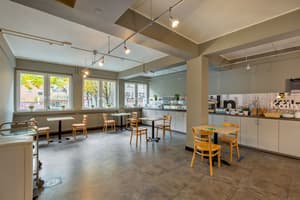 thumbnail: Breakfast area