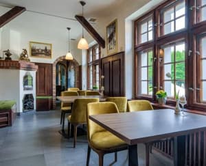 thumbnail: Bar (on property)