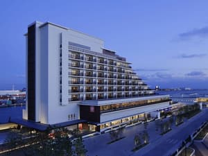 thumbnail: Front of property - evening/night