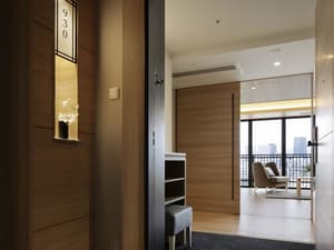thumbnail: Hallway