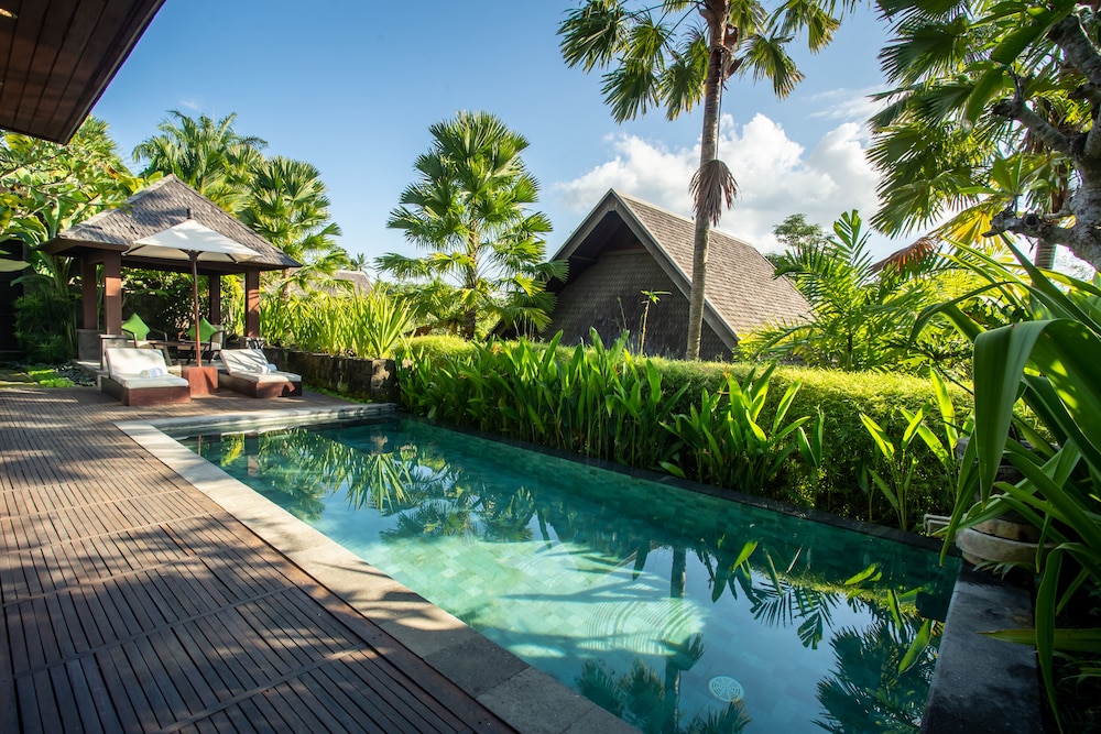 Private pool