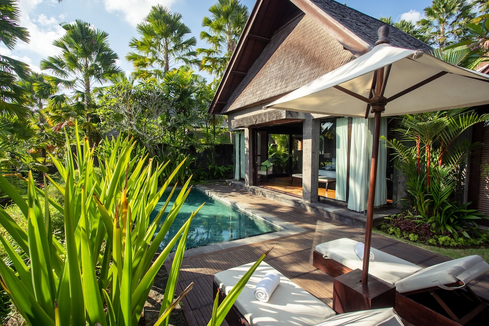 Private pool