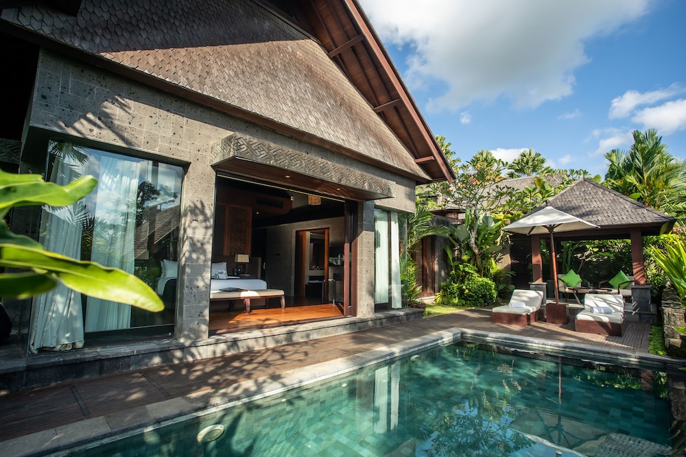 Private pool
