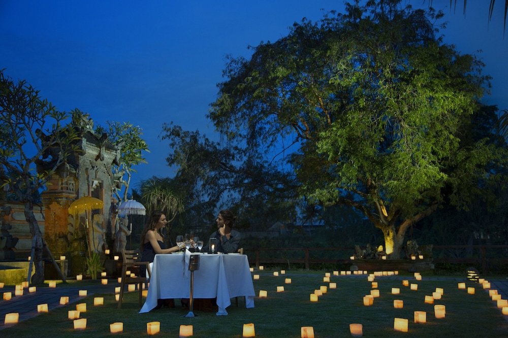 Couples dining