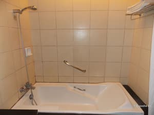 thumbnail: Deep soaking bathtub