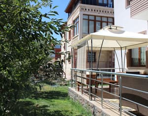 thumbnail: Terrace/patio