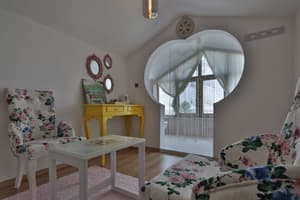 thumbnail: Living area