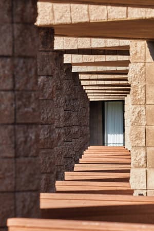 thumbnail: Exterior detail