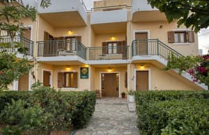 thumbnail: Front of property