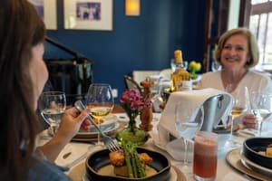 thumbnail: Family dining