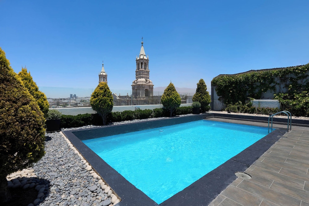 Rooftop pool
