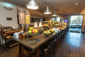 thumbnail: Breakfast area