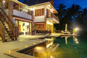thumbnail: Outdoor pool