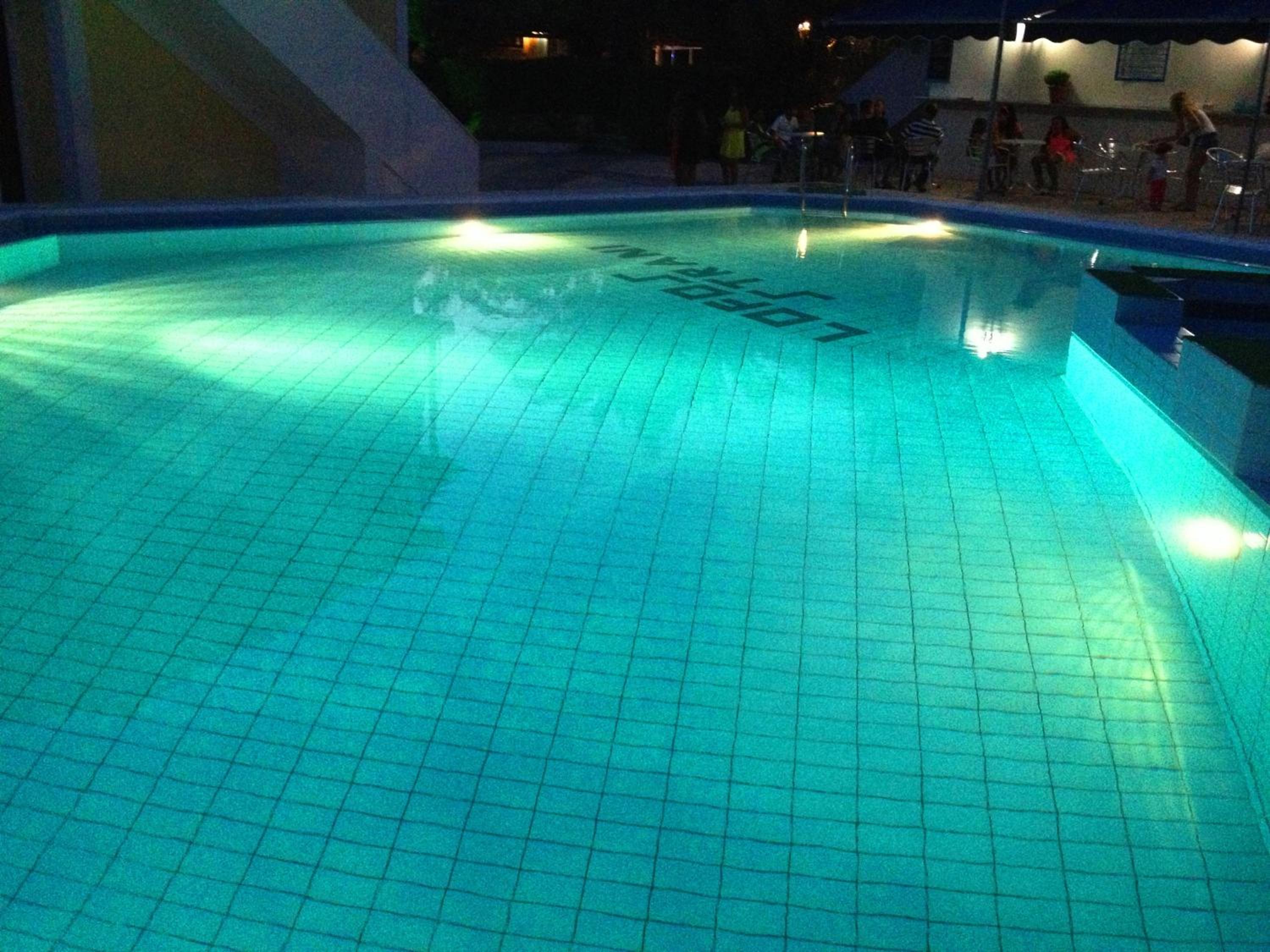 Swimming pool-spa