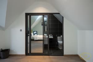 thumbnail: Interior detail
