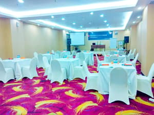 thumbnail: Banquet hall