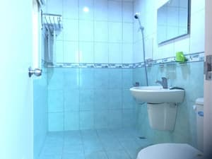 thumbnail: Bathroom amenities
