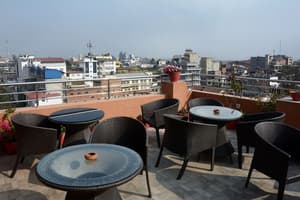 thumbnail: Outdoor dining
