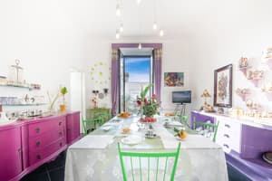 thumbnail: Breakfast area