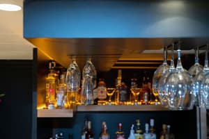 thumbnail: Bar (on property)