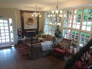 thumbnail: Lobby sitting area