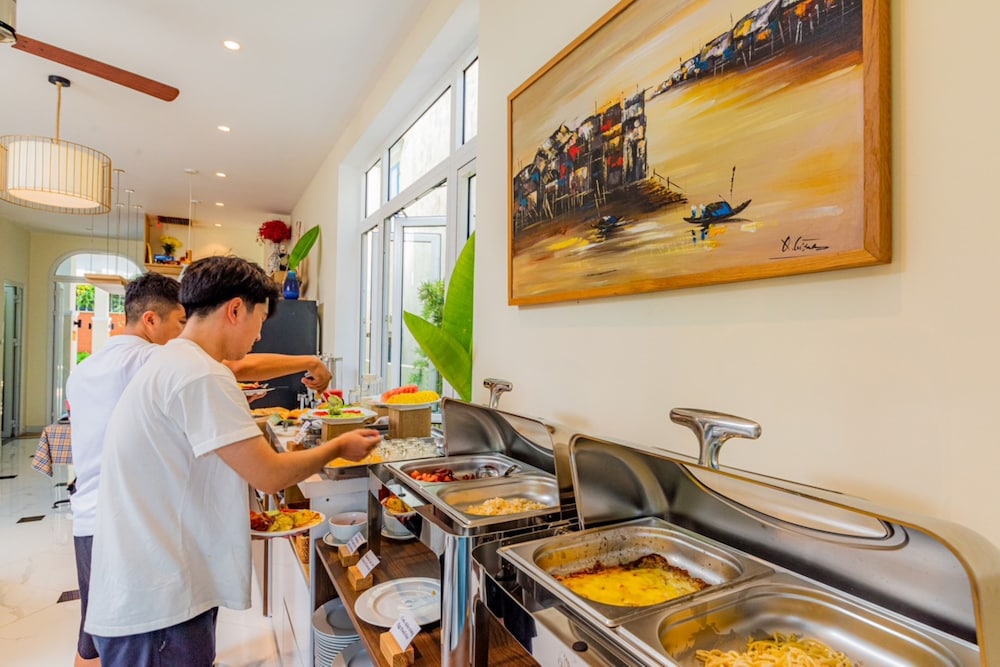 Breakfast buffet