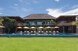 thumbnail: Front of property