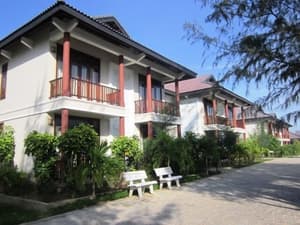 thumbnail: Exterior