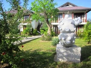thumbnail: Exterior detail