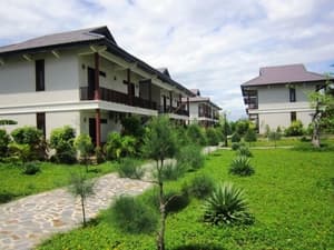 thumbnail: Property grounds