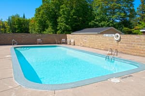thumbnail: Outdoor pool