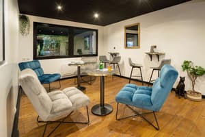 thumbnail: Lobby