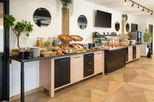 thumbnail: Breakfast area