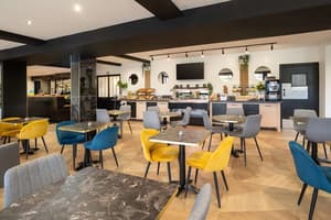 thumbnail: Breakfast area