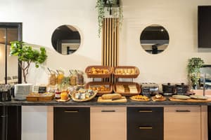 thumbnail: Breakfast area
