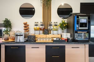 thumbnail: Breakfast area