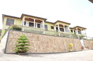 thumbnail: Front of property